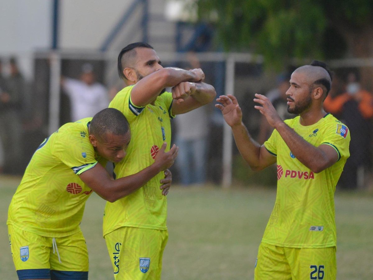 LigaFUTVE2's tweet photo. ⚡️ ¡Un rayo sacudió La Victoria! 

🤩 Disfruta las mejores celebraciones del partido entre @RayoDvo y @UrenaSC (6-0). 

📸 @RayoDvo 

#VenezuelaEsFUTVE https://t.co/PX1xm3AHhZ