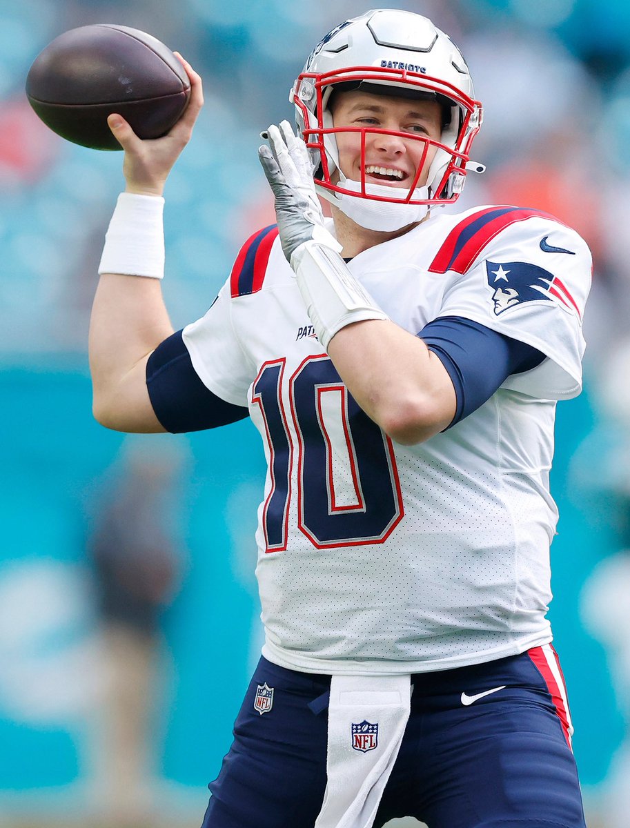 MoneyMaye10's tweet photo. Fun fact!!! Mac Jones has played 1 year in the NFL and has the same amount of rings as the Buffalo Bills franchise who have been a franchise for over 50 years! https://t.co/sedpmIBL8Y