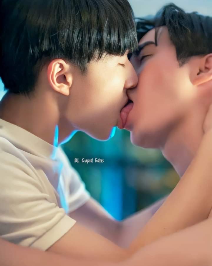 yang_jungwon17's tweet photo. Tongue Mukbang in a BL Series.😮🔥😍
~~~~~~
OMG! They are literally Sucking and Eating each others Tongue, Zee and Nunew did great doing this scene. What an amazing Actors.😲🔥

#ThaiBLActors #ThaiHotGuys #ZeePruk #NunewChawarin #ZeeNunew #CutiePieEp8 #BLCupid
📷: mandee channel https://t.co/f5NLVu57DQ