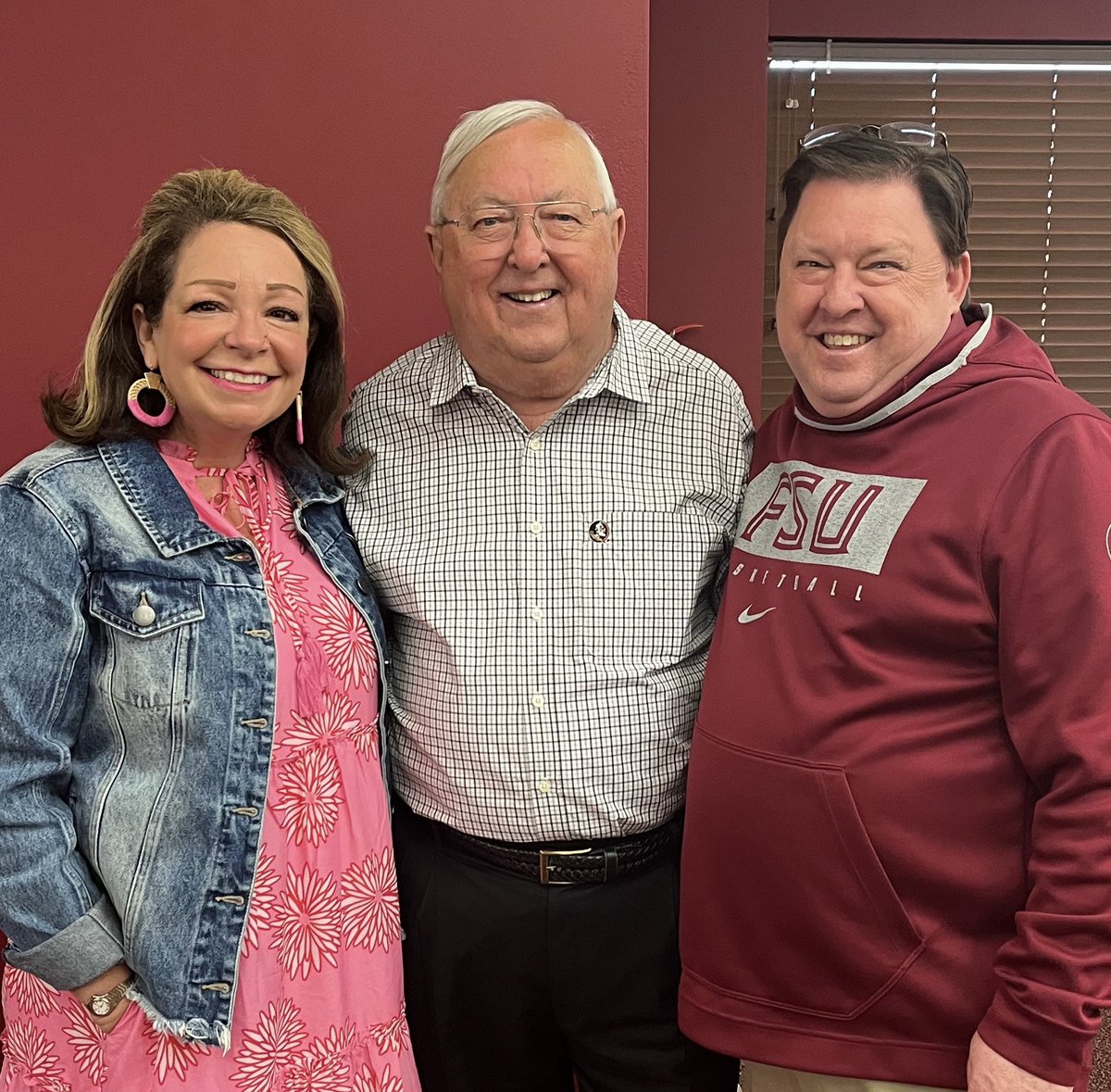 DeanB_FSULaw's tweet photo. Congratulations, Gene! Youโve had a brilliant career! Now itโs time for a fantastic retirement. Enjoy this new chapter of your life, and we hope it's filled with good health, relaxation, and fun! Go Noles! ๐ขโค๏ธ๐๐#GeneDeckerhoff #TheVoiceOfTheSeminoles #Legend @chuckwalshfsu https://t.co/WJqNoQGYHM