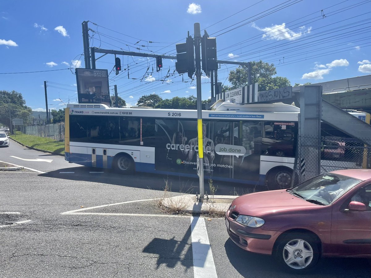 troy_grice's tweet photo. Long St &amp; Honour Ave, Graceville at 1100, 11/4/22. @TransLinkSEQ @QLDTrafficMetro @brisbanecityqld https://t.co/H3ULRNQBrM