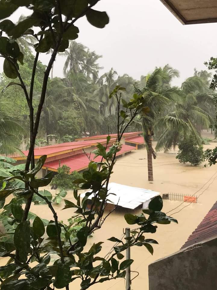 aeropressnitoni's tweet image. To those who have extra clothes na pwedeng madonate, that would be very much appreciated. Pati na po canned goods for the affected citizens. 

#EasternVisayasNeedsHelp
#LeyteNeedsHelp
#BaybayNeedsHelp 
#AgatonPH 

pics: Discover Baybay City FB page, &amp;amp; screenshots from my FB nf