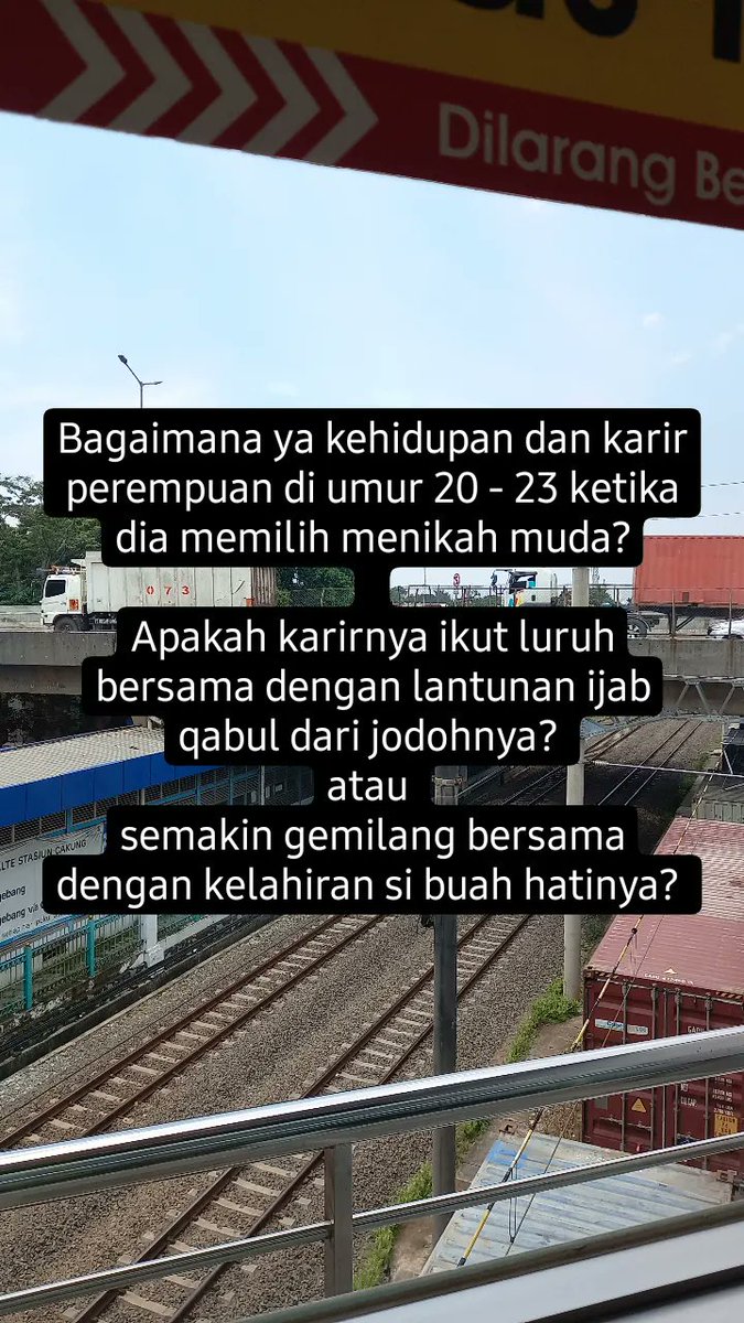 worksfess's tweet photo. Yang masih berkarir tapi sudah memantapkan hati untuk menikah muda. Bisa share pengalamannya? work! https://t.co/e7gHvnCe28