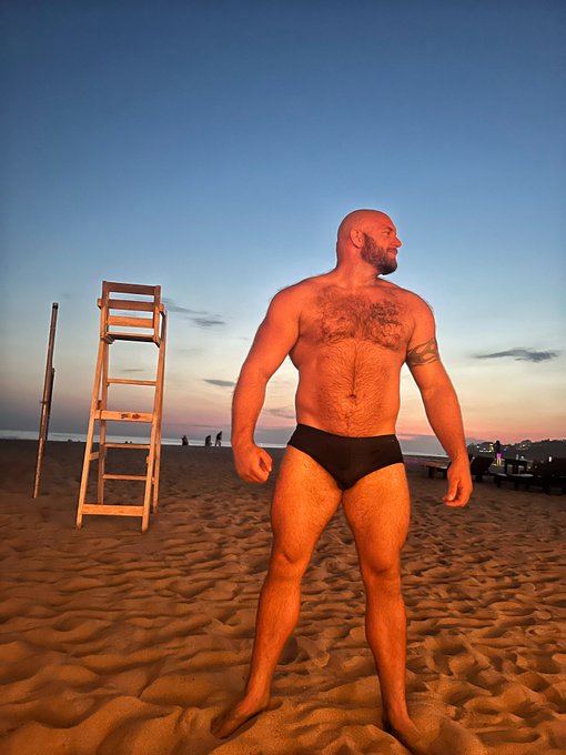 Blue skies and sun kissed tans…. #gaybear #gaybears #gaybeard #gaymen #gayman #gaymuscle #gaydaddy #gaydaddybear