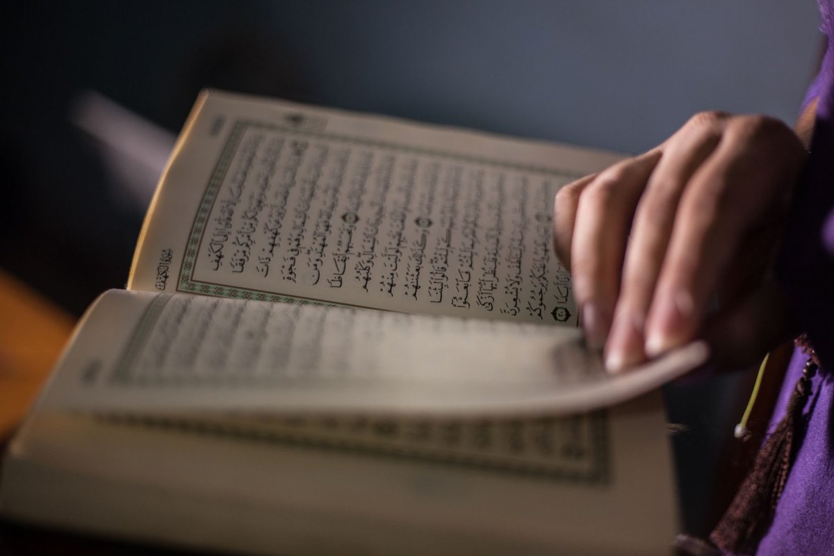 Islam365fr's tweet photo. « Le meilleur moment de la journée pour la lecture du #Quran est ce qui est fait après la #Salah du matin (Al #Fadj) »

[#Imam Nawawi (ra), Al Azkâr] https://t.co/uS7QBDFnI1