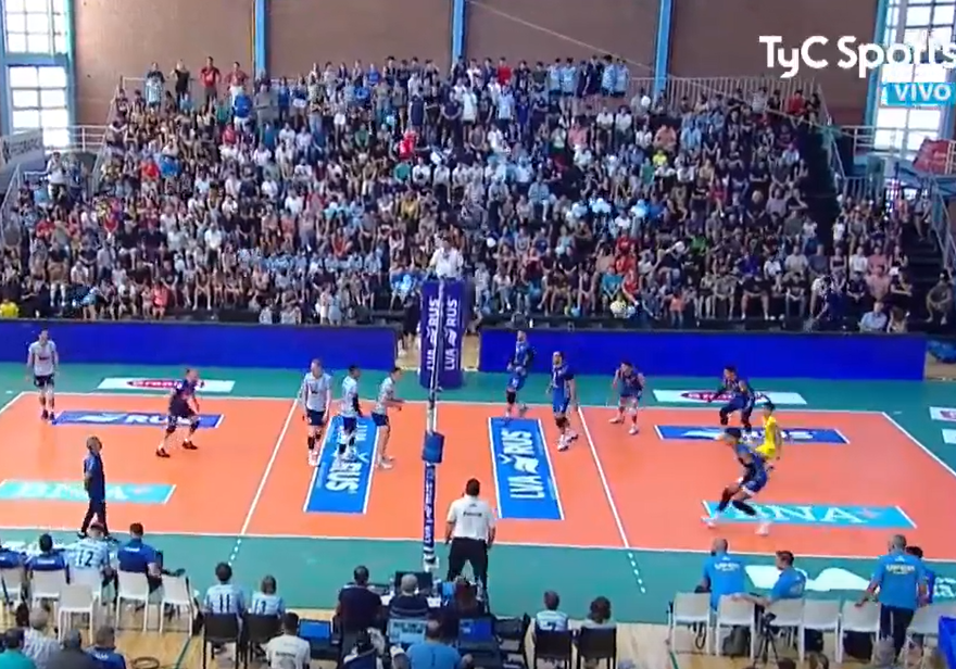 CSolodujin's tweet photo. #VOLEYenDEPORTV #Finales  @VoleyACLAV @Voley_FeVA https://t.co/Vi8q6AGpVg