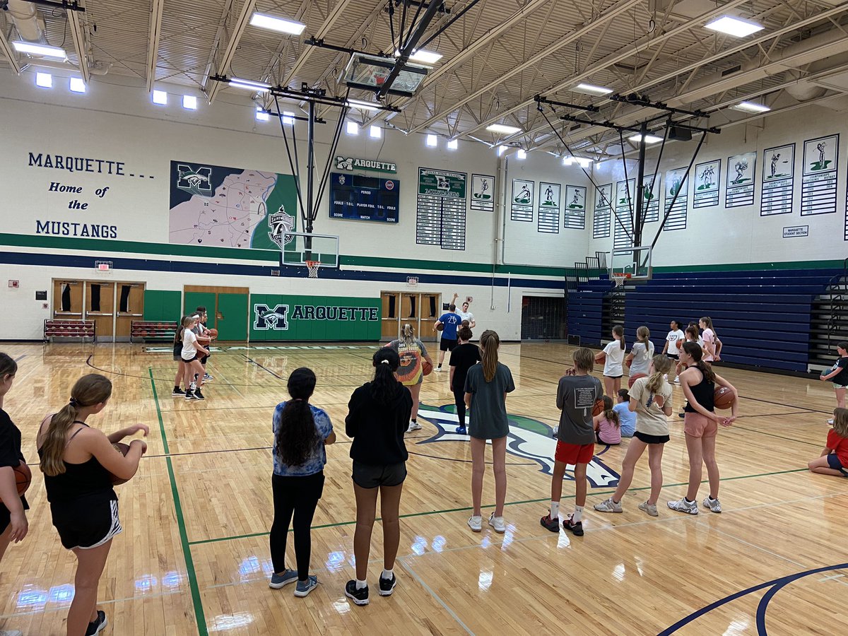 MustangsWBB's tweet photo. Week two!! Future Mustangs putting in the time!!! @MustangsWBB2028 @MustangsWBB2027 @MustangsWBB2026 #GoMustangsGo #SundayFunDay https://t.co/KDx5GeHZ7f