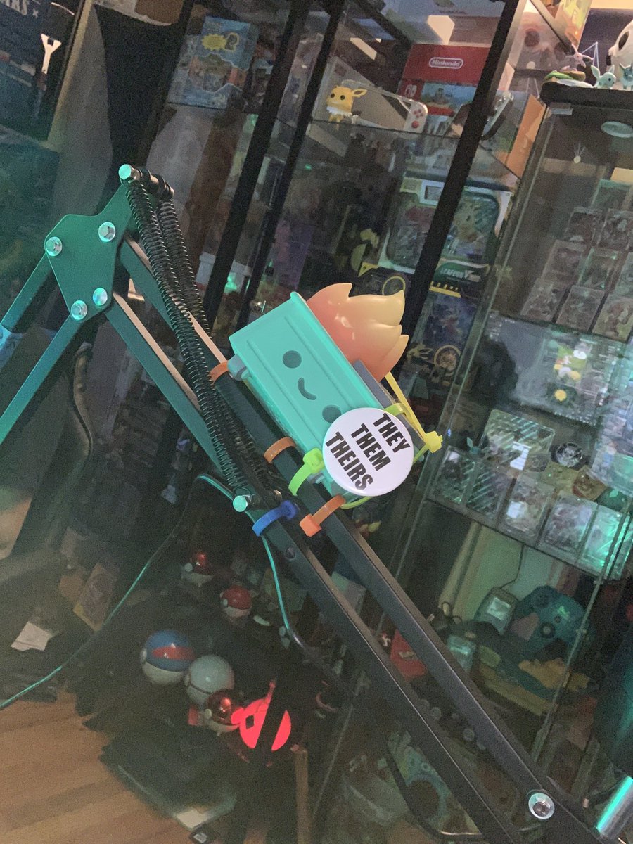 AKitten8's tweet photo. my mic buddy just reminding everyone of my pronouns #pronouns #dumpsterfire #streamingbuddy https://t.co/Pb2iVOw7l1