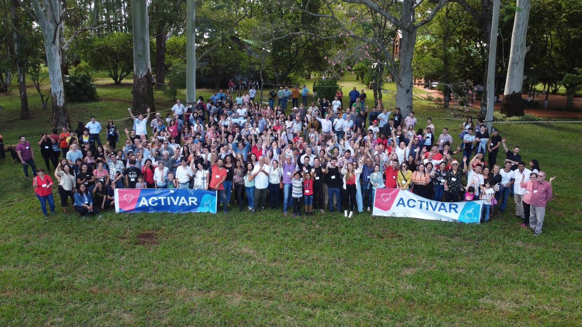GKiczka's tweet photo. Gracias a todos, su energía nos llenó! 🙌 y gracias tambien a los representantes de los distintos espacios de Juntos por el Cambio que tiene Misiones, que nos acompañaron y participaron de este evento tan especial para todo ACTIVAR. ¡Este es el camino! 🤝 https://t.co/InraJ6aU1i