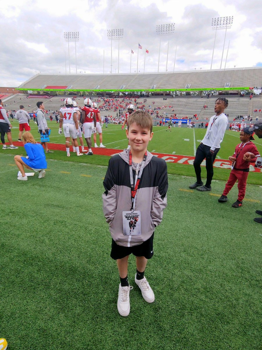 Taking one more opportunity to thank <a href="/PackFootball/">NC State Football</a> for having us up this weekend. Awesome trip with my grandparents and little brother! Thank you for the hospitality. @CoachTJones66 <a href="/Micheil_Hill/">Coach Micheil Hill</a> <a href="/TreyWeed/">Trey Weed</a> @CoachBFiggins1 <a href="/dj_BluMajik/">Drew Johnson</a> <a href="/travisraley/">Travis Raley</a> <a href="/ethanlane60/">ethan_lane</a> <a href="/CoachGoebbel/">Todd Goebbel</a>