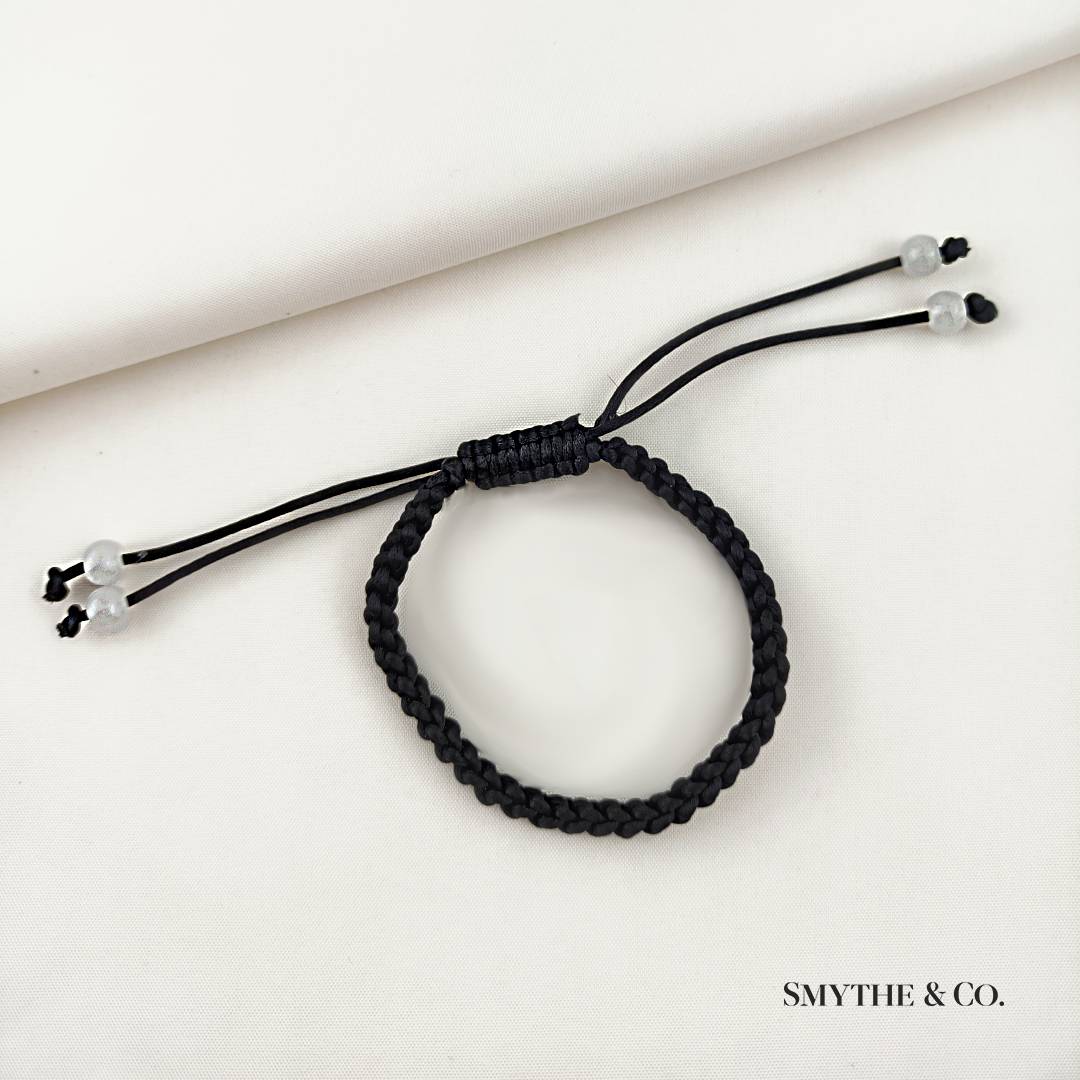 smytheandco's tweet photo. Give your bestie something extra special like your unbreakable bond and tie this ๐๐ญ๐ซ๐ข๐ง๐ ๐๐ซ๐๐๐๐ฅ๐๐ญ around your wrists โจ
Snag this for as low as ๐ฃ๐๐ฃ ๐ฑ๐ต.๐ฌ๐ฌโผ๏ธ
Available in ๐๐๐ and ๐ฝ๐ก๐๐๐ color.
#SmytheCo #StringBracelet #Trending #fashion https://t.co/2E7lRcvIND