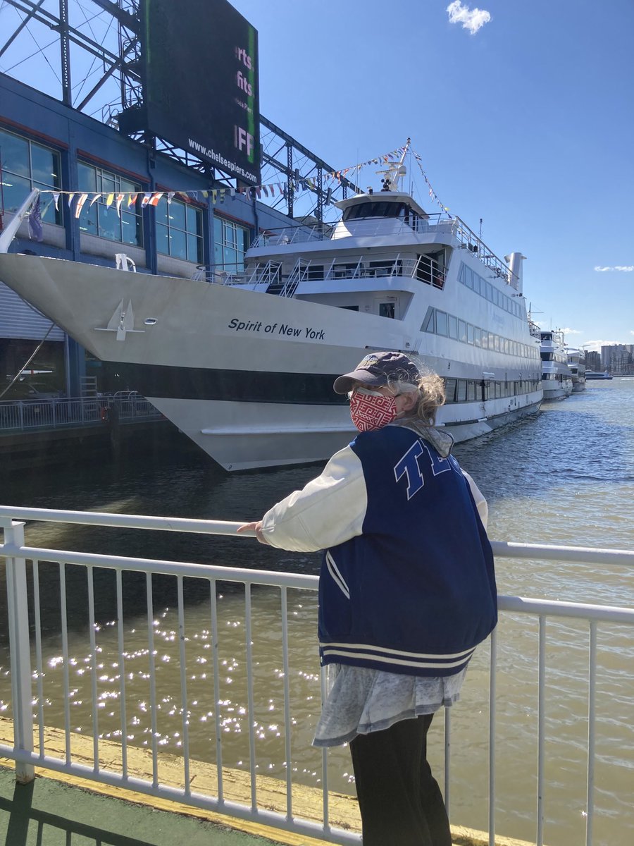 suedown's tweet image. An amazing Brooklyn Tech Alumni Foundation hosted party aboard The Spirit of New York and of course we alumnae of the later 1970s Class Year cohorts represented!
#TechPride #RubyEngineers #BTHS_Alum