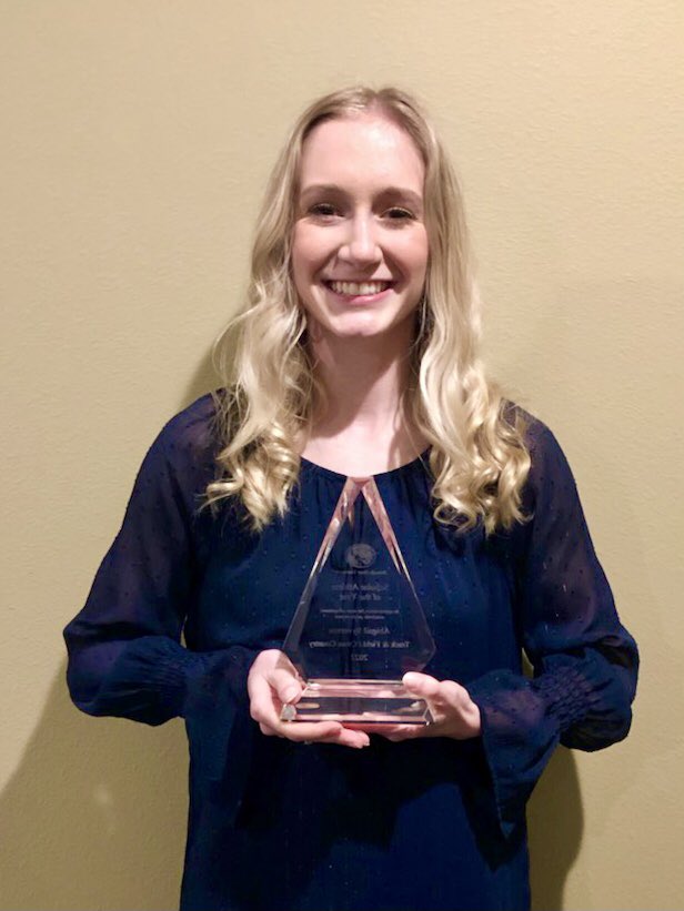 syversondana's tweet photo. Abby continues to make us so proud! With everything she has had to go through the last 2 yrs w/Ryan’s cancer,Covid taking so much normalcy from her plus a couple foot injuries,she continued to persevere in the classroom &amp; on the track &amp; earned a Scholar Athlete Award! #bsubeavers https://t.co/V7JelQdzJW