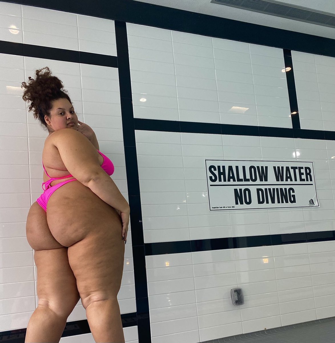 fatbratttt's tweet photo. I mean my body so out of this world 🌎 https://t.co/w6E11S6ATr