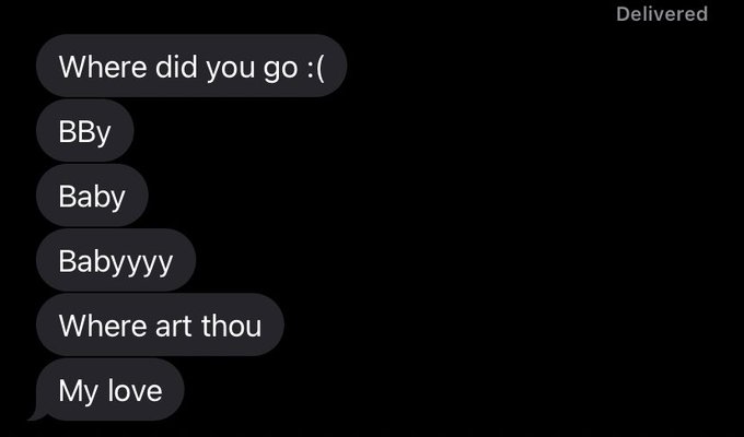 went to use the bathroom and i get these from @trxpplin https://t.co/njAQvpZ02b