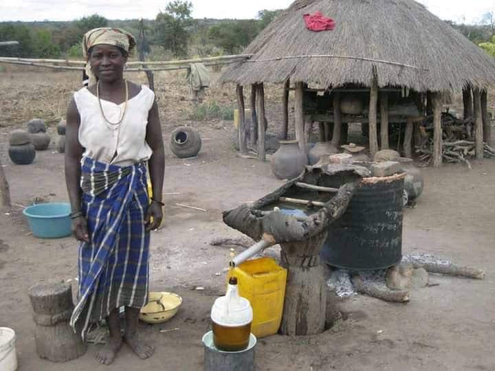 Hon_Kasukuwere's tweet photo. Distillation 101. Indigenous knowledge system. #STEM https://t.co/XFd7Jhr8BB