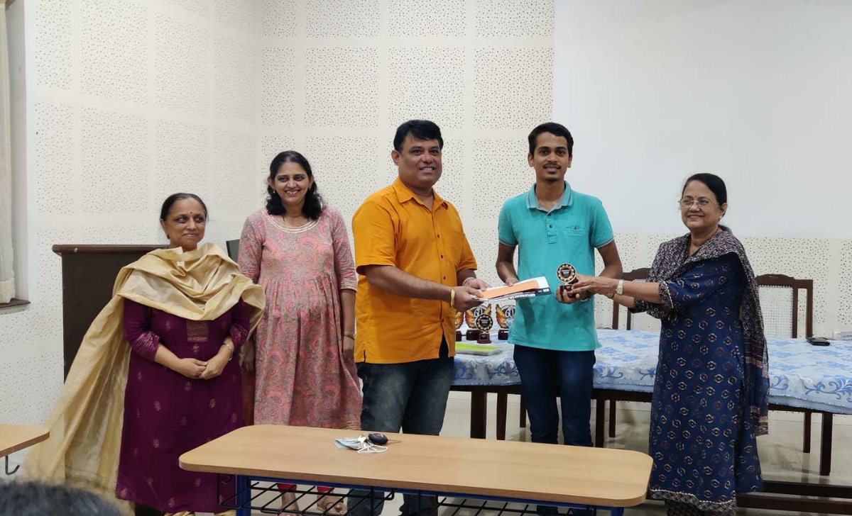 GCSanquelim's tweet photo. Ms. Maria Dancho and Mr. Shubham Gawas from SYBSc won 1st and 3rd place respectively at the State Level Aryabhatta - Online PowerPoint presentation  Competition on Astronomy organized by Dhempe College in association with Friends of Astronomy

Congratulations! https://t.co/MtaIhgFFe8