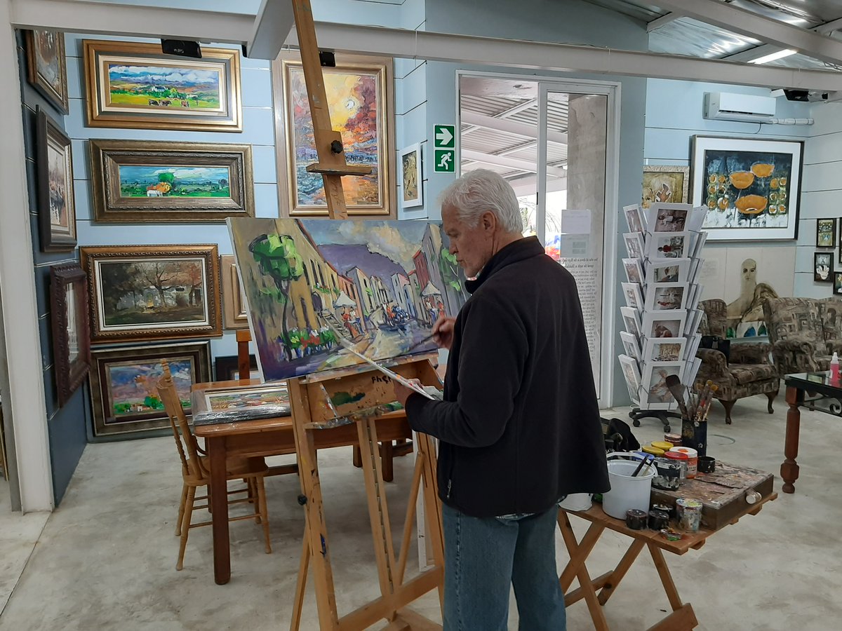 Some pictures from the Alice Art in the garden exhibition this past weekend. 
It was rainy but fun hanging out with some amazing local artists. 

#art #paintings #artistsupport #localart #colourfulpaintings #oilpantings #artinthegarden #artexhibition #dietrichmeier