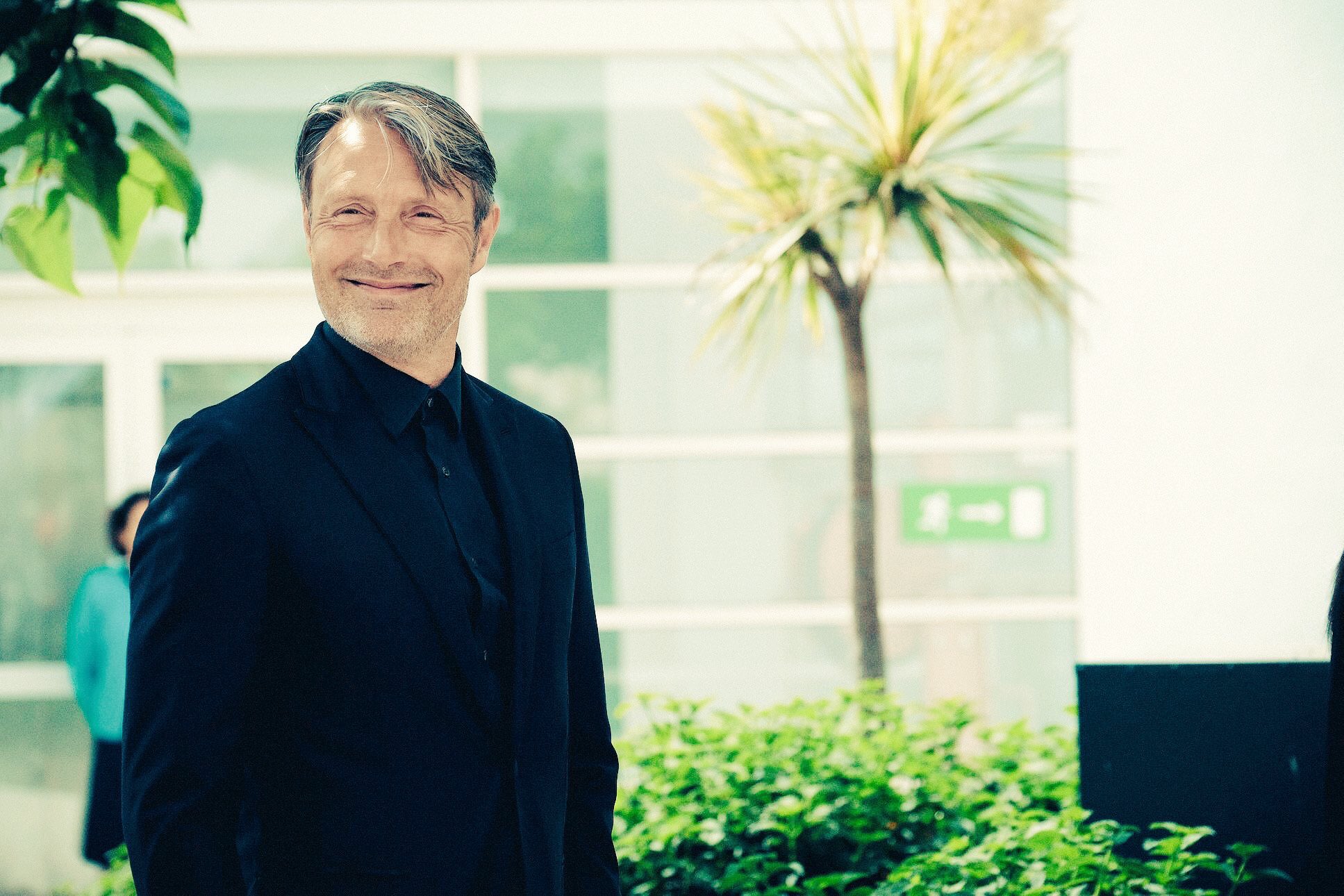 かろ これはマッツ ミケルセンが魔法によってエイにされてた時の証拠の写真 T Co K6moaqgdux Twitter