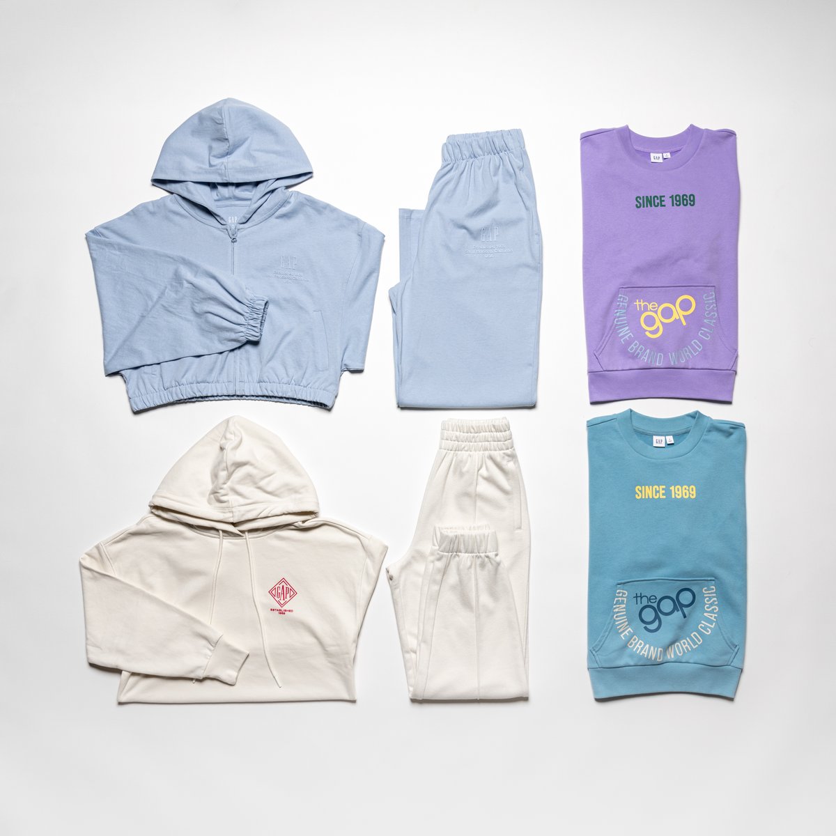 Gap_JP's tweet photo. パステルカラーのスウェットコーディネートで春を満喫。ワンマイルウェアにも普段着にも◎
#TheNew90s #Gap #スウェット
https://t.co/6QsOMwLaPB https://t.co/LA8s4QDAKJ