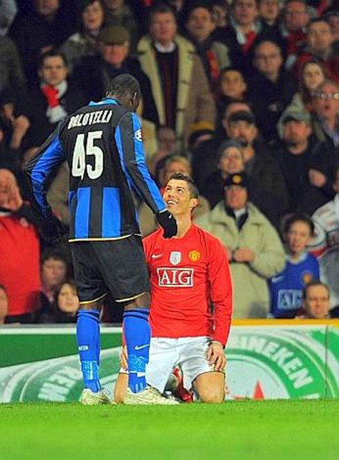 Dgoldd20's tweet photo. @goal @FinallyMario @Cristiano 🤫 https://t.co/rlKl9i3hip