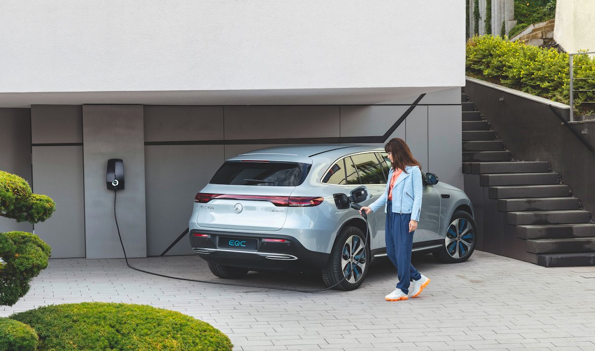 La #recharge #électrique à #domicile : ça vous branche ? ➡️ bit.ly/37yk4pG 🔌🏡 #technologie #mobilité #VE #PHEV #borne @evbox @AvereFrance @ENGIEgroup @sparklinplug1 @Titifloris @Shell_Recharge