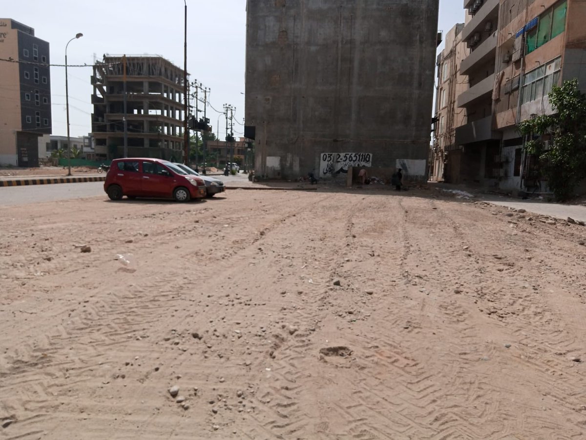 BoardClifton's tweet photo. Tractor blad leveling at Kh-e- Bukhari Comm Avenue ph-VI.
#Pakistan #Sindh #Karachi #DHAKarachi #Clifton #CBCEngingeering #CantonmentBoardClifton #CBC #cleangreencliftondha 
#cbcwork https://t.co/bkq0ba4iZe