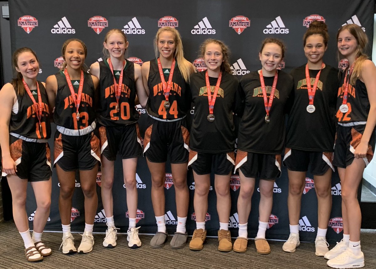 Well today was UNIQUE🙃🤪
Proud of the way the girls handled all the adversity thrown their way!   Maybe better than their coach!   NO quit as they fought throughout the day even while hurt or injured on the bench! #GreatTeamates #AAUBingo #OnTheMend #Together  @IndianaEliteWBB