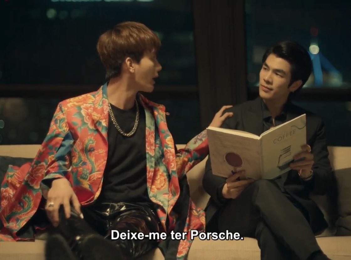 P_M4g's tweet photo. Tô vivendo pelo próximo ep! Khun e Porsche no bar de Che Jade é icônico de mais 🛐🛐🛐

#KinnPorscheEP2 https://t.co/3HthsDZc5x