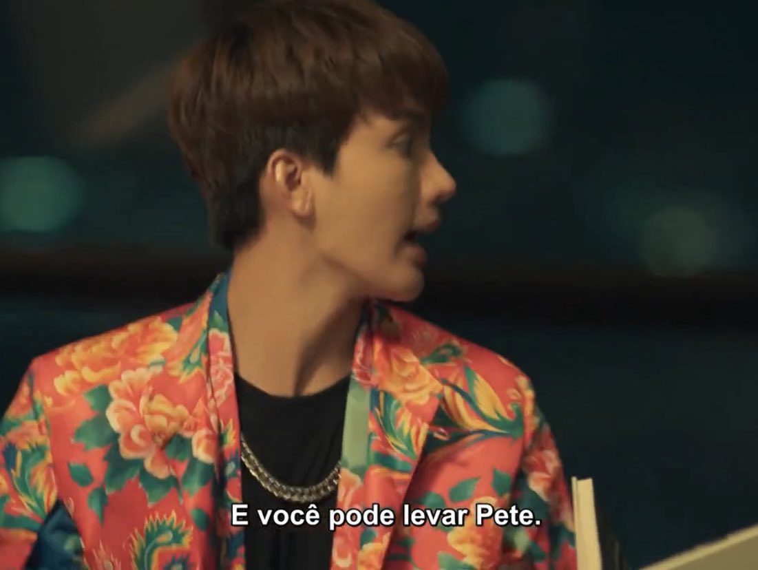 P_M4g's tweet photo. Tô vivendo pelo próximo ep! Khun e Porsche no bar de Che Jade é icônico de mais 🛐🛐🛐

#KinnPorscheEP2 https://t.co/3HthsDZc5x