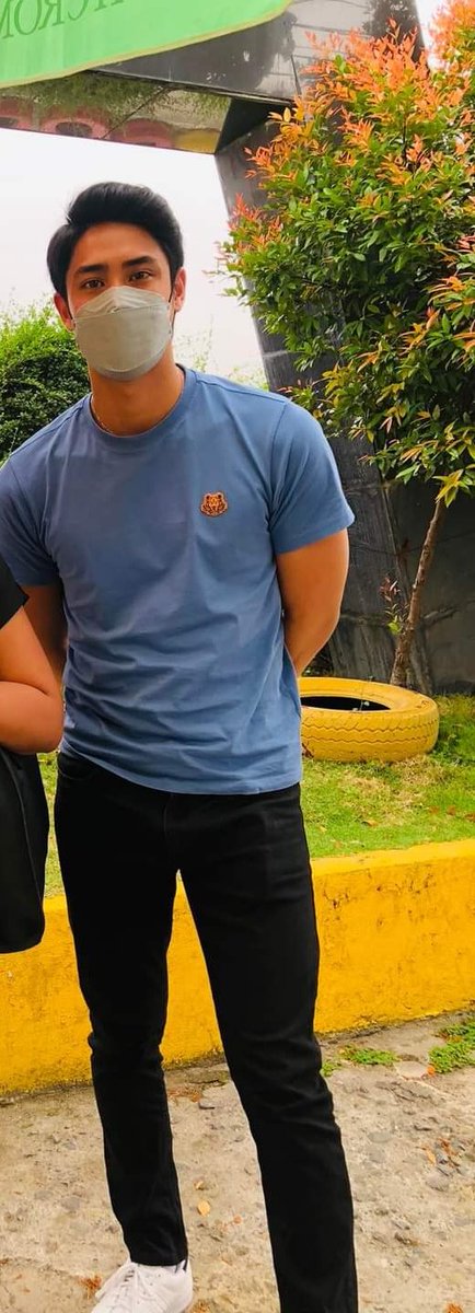 intodonbeIIe's tweet photo. hey there, pogi!

#DonnyPangilinan 

© fb friend https://t.co/nBkzHpk7tv