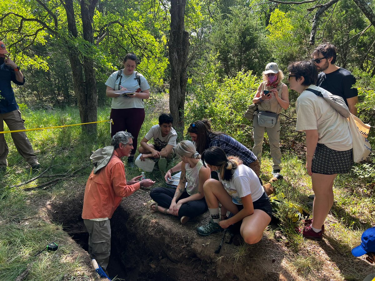 ArchaeologyAmy's tweet photo. Spent the morning with #UT & Texas State (@SoilsandSwamps) geographers 🗺 and #soil scientists🔬Great to see UT students learning about central Texas soils in a field setting! Hope to implement some of these ideas and a field trip into my fall #FieldTechniques course https://t.co/C259SdHDea