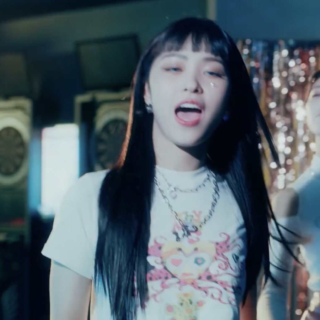 dailysrj's tweet photo. ryujin never misses, she will always be pretty no matter what https://t.co/Iq15wao5C9