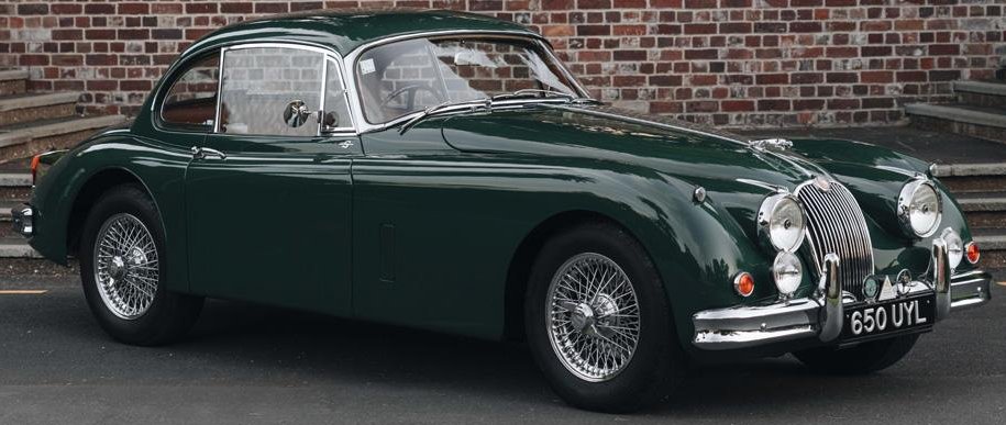 UltimativCars's tweet photo. #Webbs3CC
The #Jaguar #XK150S FHC/DHC (1958-60) was made in a total of 888 LHD/RHD-units: 606 3.4 S & 282 3.8 S.
This 1960 #RHD-XK 150 3.8 S (115 u.) is the 68th of 243 #FHC|s, came w/ its original #BritishRacingGreen/#BRG-paint & was sold at AUS$275k | $204,600 | 188.500 €. https://t.co/4mN7oaeGx1