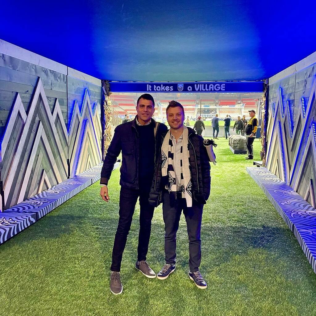 DanielDeBias's tweet photo. Watching a soccer game with this guy. 
.
.
.
#ramimalek #notreal #lookalike https://t.co/CSZC6R1yl8 https://t.co/ArcV1sCR27