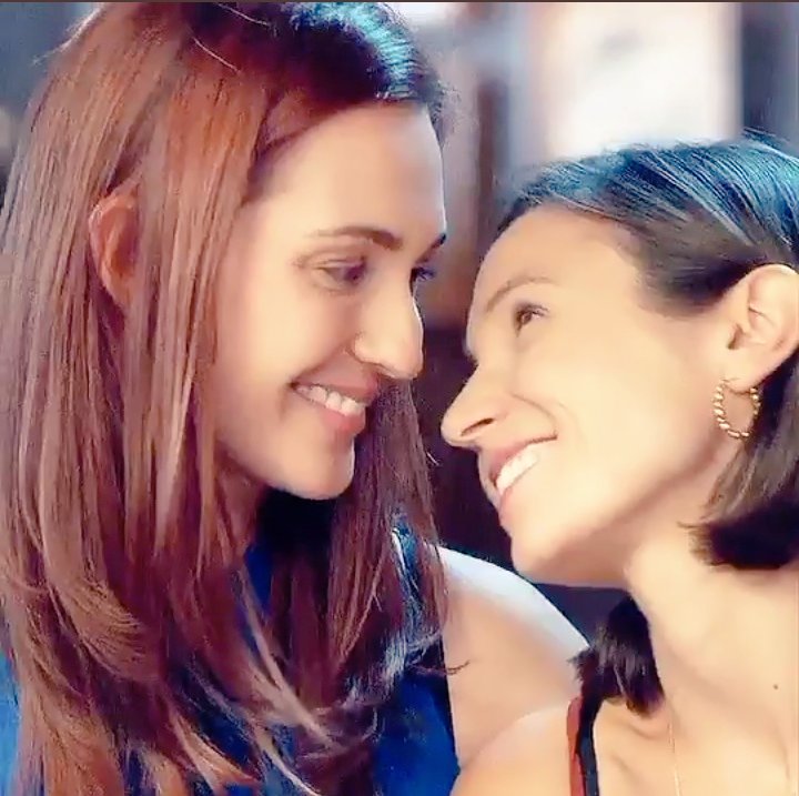 AdifaTiro's tweet photo. @sunshinegirlw Waverly &amp; Nicole ❤️ this wives chemistry were already there from the first time they met 
#WayHaught 
#WynonnaEarp https://t.co/DT4WpPkFnJ