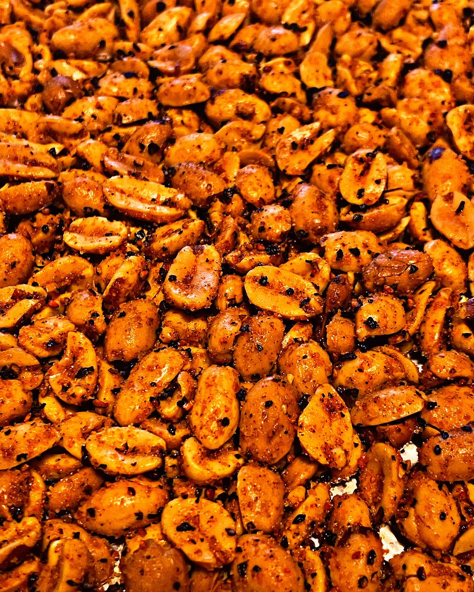 Ever tried making smoked peanuts? It’s an absolute must! DM me for recipe! #bbq #bbqlife #bbqlifestyle #bbqchatter #bbqsnacks #peanuts #smokedpeanuts #yummy #pitbossnation #pitboss #pitbossgrills #meatchurch #holycow #loubiergourmet #loubier #smoker #pelletsmoker #laddbbq