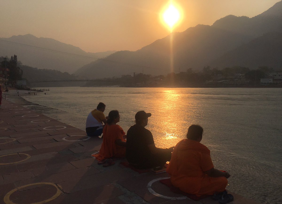 Breathedreamgo's tweet photo. If you want to really experience India, get up at dawn and make your way to a sacred river or lake. 

#Indiatravel #IndiaForBeginners #Rishikesh https://t.co/t25ilLykML