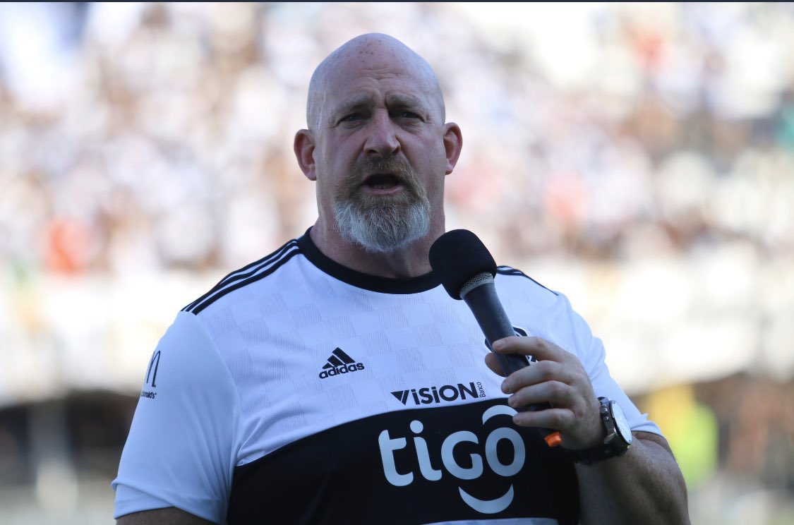 MarmolRenato's tweet photo. Miguel Cardona y JCC, me parece perfecto la decisión que no estén Paiva y Pomelo, el club no está para tolerar indisciplinas en medio de partidos cruciales para los objetivos del Olimpia, todo el apoyo de parte de nosotros los hinchas https://t.co/PrkT3gj0v0
