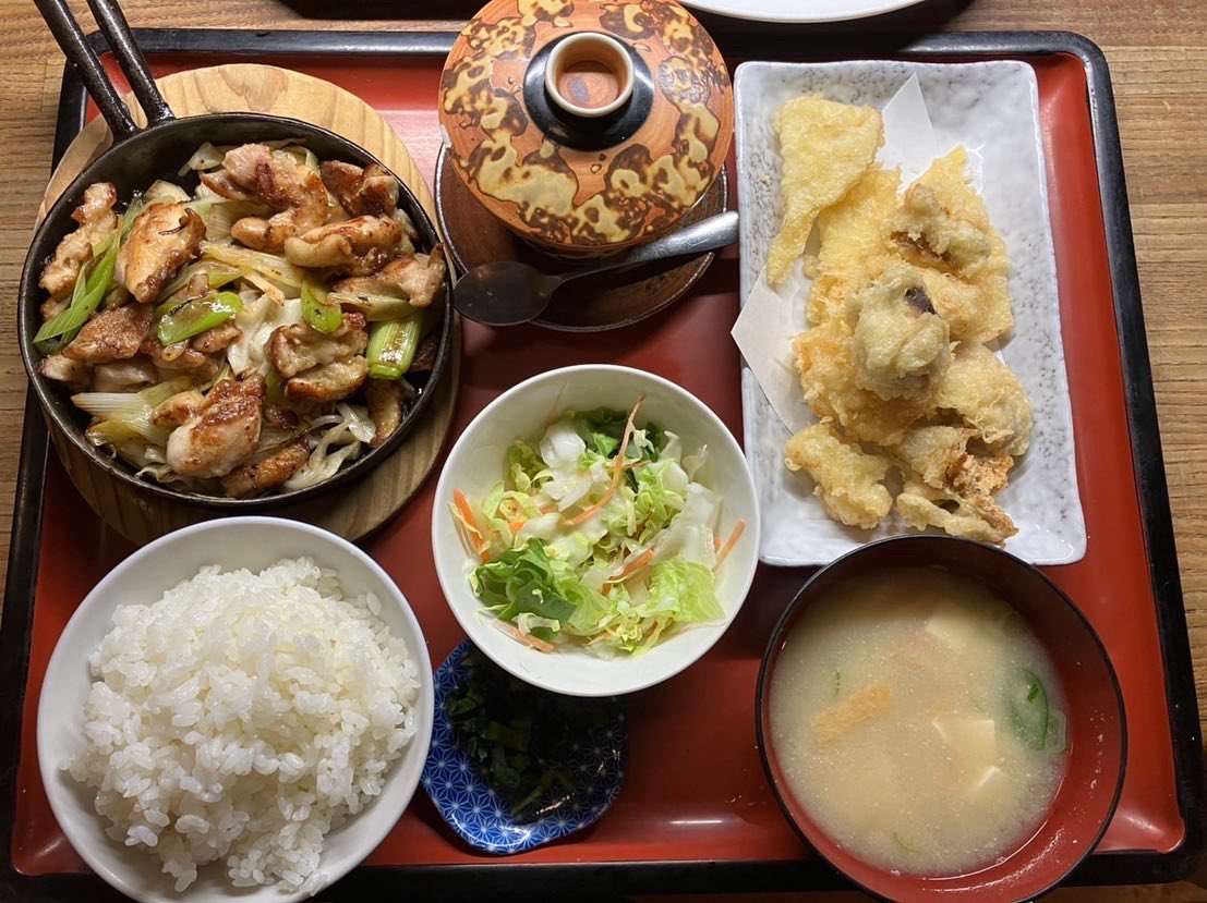 なにわや 本日のお昼限定の日替わりランチです 日替わりランチ 熊本市グルメ 熊本東区グルメ 熊本東区ランチ 熊本市ランチ なにわや 居酒屋 熊本市東区日替わりランチ 若鶏鉄板焼き 魚と筍の天ぷら T Co Jhgy3cdohj Twitter