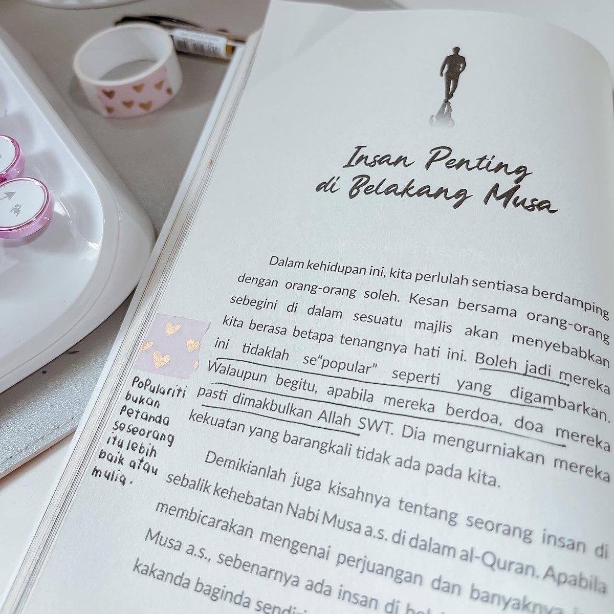 sajidareads's tweet photo. 7 peringatan buat pengguna social media dari buku ini.
#sajidaReads #bookTwitter https://t.co/ILFXIvc4b7