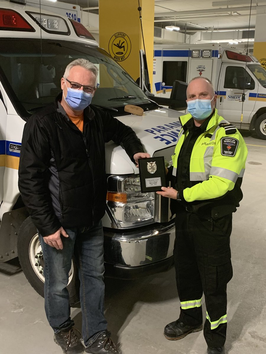 Thank you Mark for your service as an excellent paramedic and even better person in our community since 1990.  Great respect and appreciation! ⁦<a href="/Opseulocal303/">Pᴀʀᴀᴍᴇᴅɪᴄs ᴏғ Sɪᴍᴄᴏᴇ Cᴛʏ, Oᴘsᴇᴜ L303 🚑</a>⁩ ⁦<a href="/simcoecountyPS/">COSParamedic Service</a>⁩