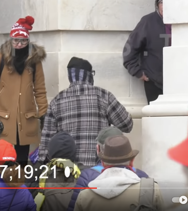 capitolresearc3's tweet photo. @AuntBeethe1st I hadn't noticed the goatee guy! This is a really important area / moment. #SoloShield had just led the Proud Boys, incl. Paul Rae, around the building, #BlackTrilby and others go too. They meet up with Joe Biggs, some go into the colonnade (incl. Biggs & #RunningBatonMan)...1/ https://t.co/1xgrPJ5MFa