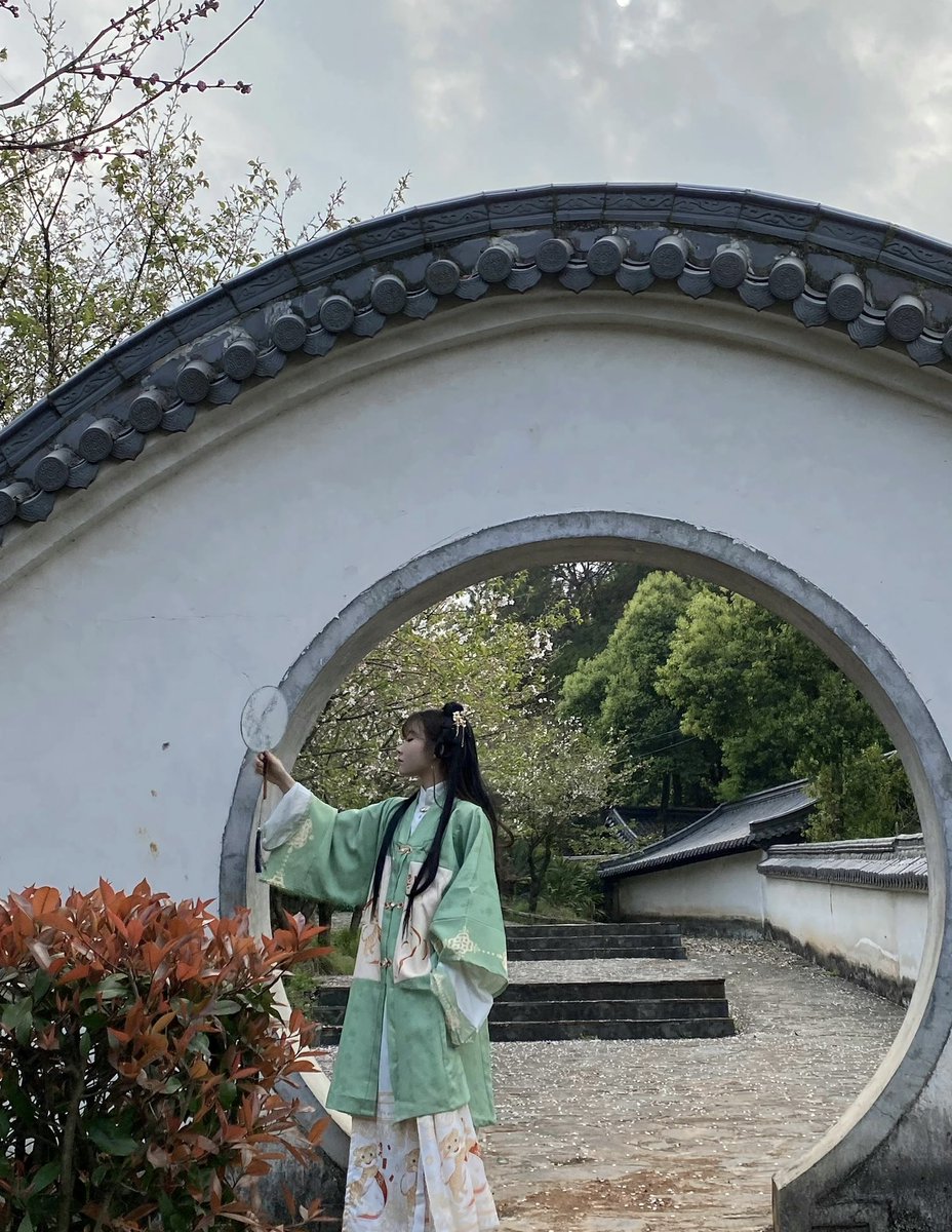 dennisemorelli's tweet photo. 春天来了，又到了母狗发情的季节

#反差 #后入 #羞辱  #内射 #颜射 #约炮 #口交 #性瘾  #母狗  #三通 #兼职 #线下 #学生 #武汉  #空降 https://t.co/lVLaqSolVT