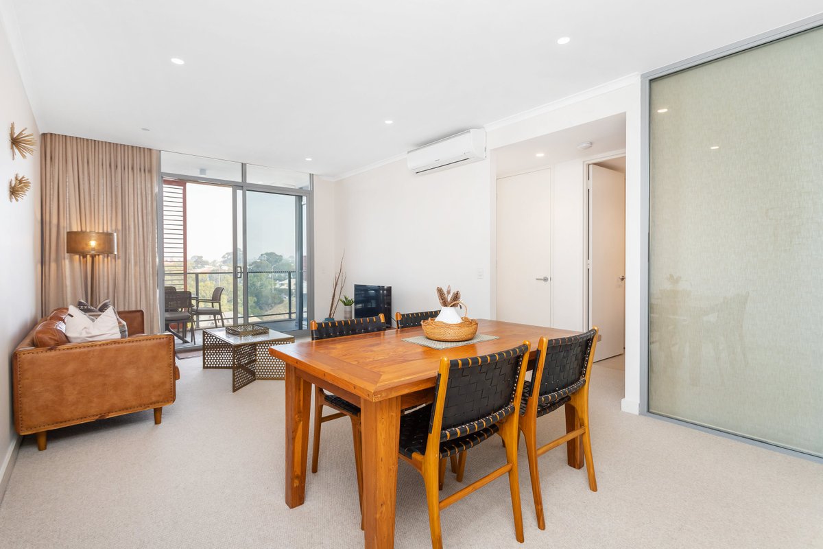 NauticaResWA's tweet photo. It's better by the harbour in Fremantle! Our location is on the top two levels of the smart Richard Quarter development in the heart of East Fremantle. 
🖼 Two Bedroom Apartments
🖼 One Bedroom Apartments
🖼 Deluxe Apartments
🖼 Studio Apartments
🖼 Studio Accessible Apartments https://t.co/uOfihnTskn