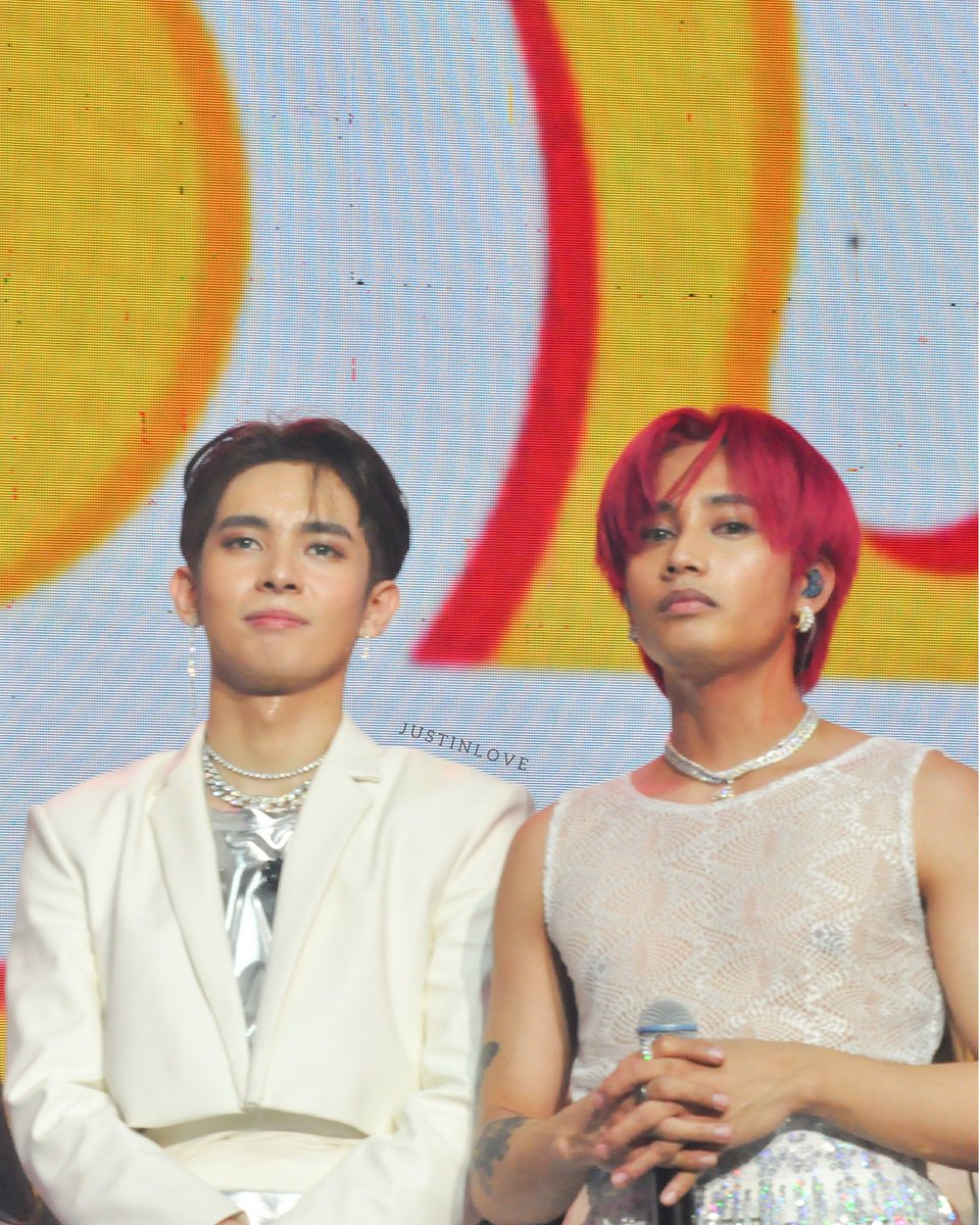 justinlove7798's tweet photo. 220410 SB19 @ PPOP CON

Tingin mo ft. KENTIN

SB19 BACK IN THE BIG DOME
#SB19at2022PPOPCON #PPOPRise #2022PPOPCON @keun16308352 https://t.co/QCEBXTAolM