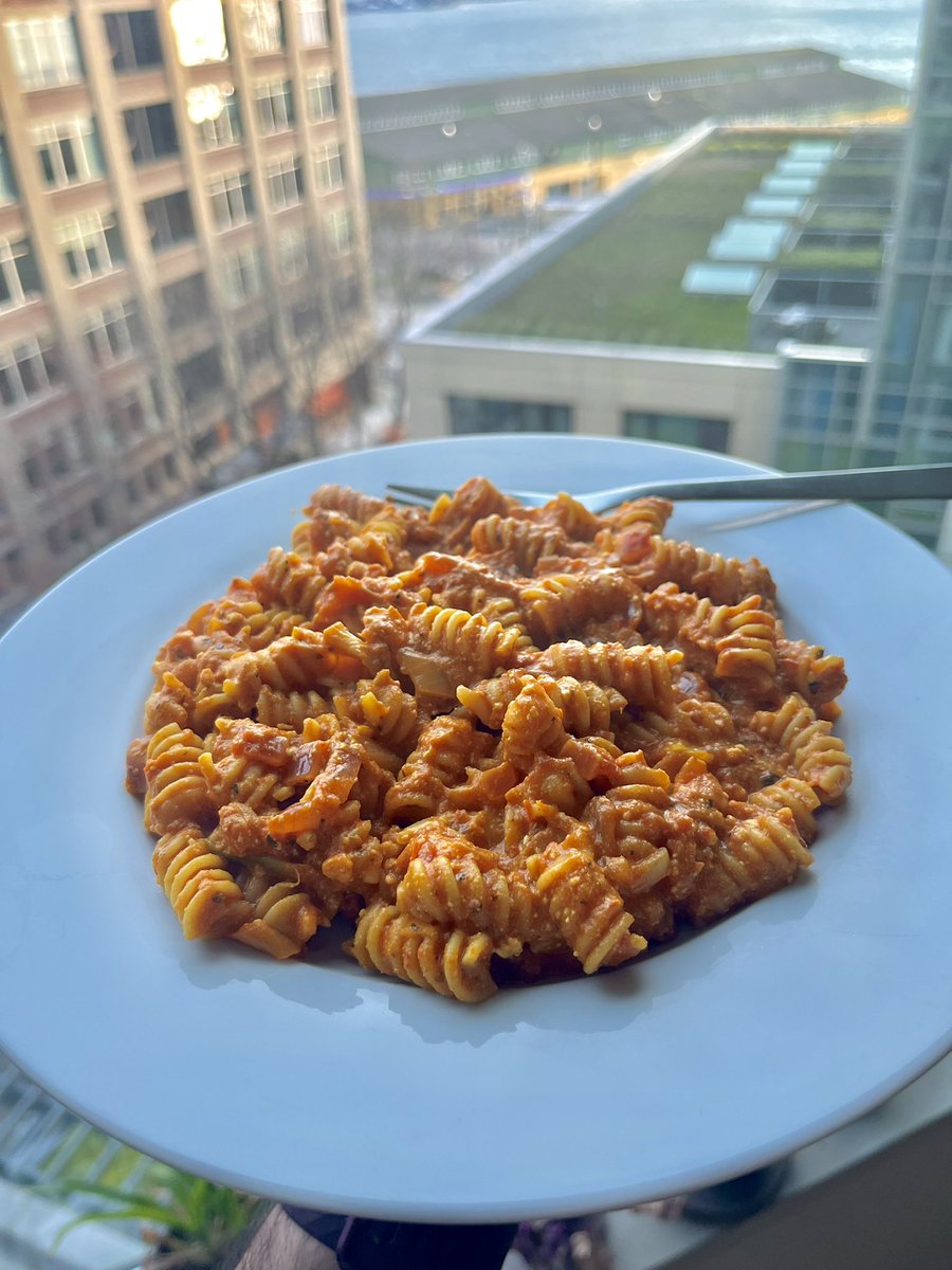 namanc15's tweet photo. @HappyCow I made some pasta adding “vegan ricotta cheese” made from tofu in the sauce, some of that tofu on toast and mama lil peppers 🌶 and red lentil and veggie kababs 😋
Pretty wholesome weekend!
#veganfood #GoVegan #ChooseHumane https://t.co/CejyMpvE5w