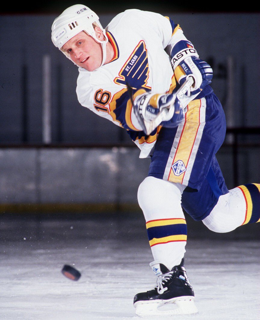 The official list of <a href="/NHL/">NHL</a> players who have scored 50 goals in 50 games. 

1-Maurice Richard #Canadiens 
50/50

1-Mike Bossy #Isles
50/50

3-Wayne Gretzky #Oilers
50/39, 50/42, 50/49

1-Mario Lemieux #Penguins
50/46

2-Brett Hull #Blues 
50/49, 50/50

That’s everyone.