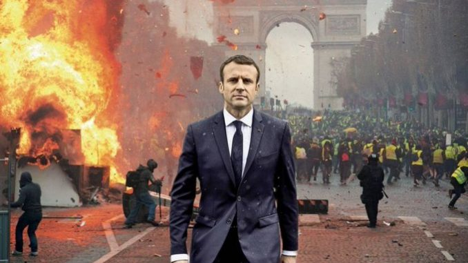 JMFLB's tweet photo. Il y a encore des rêveurs en #France.

Nous avons par inadvertance lors de #FR2017 donné tout pouvoir à un pervers narcissique.

Au 1er tour de #FR2022 :
1⃣ Electeur sur 3⃣ s'en félicite ;
et
1⃣ Electeur sur 4⃣  s'en moque ;

Bonjour les dégâts ! https://t.co/riWiPLgzkL
