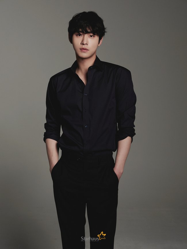 misshatae's tweet photo. ahn hyoseop for business proposal interview 😭💕 https://t.co/P2rDcc3jdJ